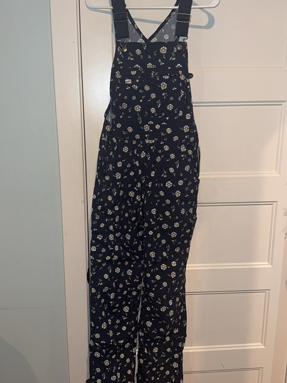 NWT Women’s Duluth Trading Co bibs XXS